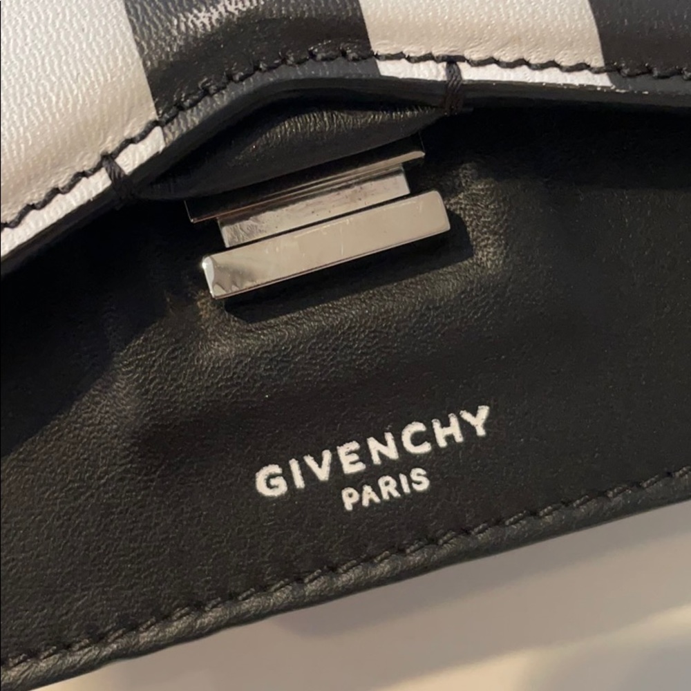 GIVENCHY Mini Bow-Cut Strap Bag - Picture 11 of 11